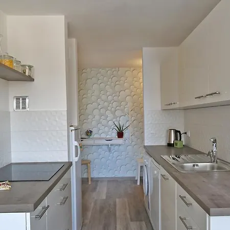 Castleview Apartment